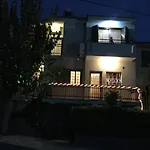 Nikola\'S House