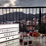 Pramateftis House