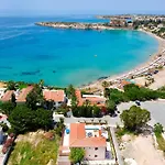 Luxury Villa Roma Near The Beach