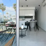 Phaedrus Living Seaside Luxury Flat Athina 108