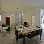 Villa Yria