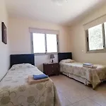 Lee Apartment