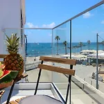 Phaedrus Living: Seaside Luxury Flat Lighthouse 74
