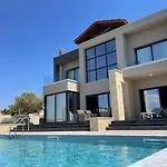 Windhill Edge Villa