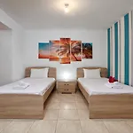 Villa Azura Sunrise By Ezoria Villas