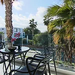Phaedrus Living: Seaside Flat Constantinos 113
