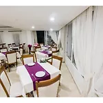 Sammy\'S Hotel