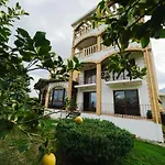 Topset Hotel