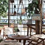 Blue Peter Apartments