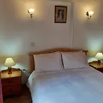 Niovi House