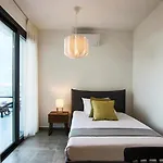 Phaedrus Living: Sea View Anna Residence 301