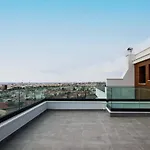Phaedrus Living: Sea View Anna Residence 302