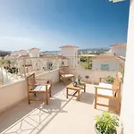 George\'S Lux Villa