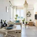 Whispering Palms 1-Br Apt By Finikoudes Beach