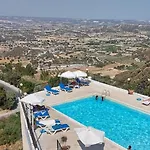 Pissouriana Hotel Apartments