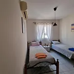 Ancient Paphos - Cozy Place Next To The Sea, Marina, Historical Sites, Buses, Mall, And Market