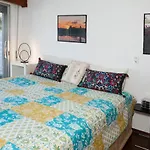 Artemis 3, Beachfront Boutique Apartment