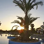 Corallia Beach Hotel Apartments