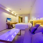 Seasons Hotel (Adults Only)