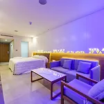 Seasons Hotel (Adults Only)