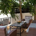 Villa Sirena, Pernera, Valentino