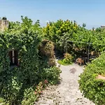 Loxandra Inn