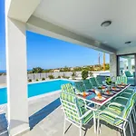 Villa Pleiades