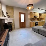 Eftis - Renovated Traditional House