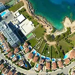 Veronica - Coralli Beachfront Apartment