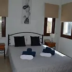 Eleona\'S Royal Gardens By Yiota - Luxury 2 Bed Apartment In Exclusive Complex