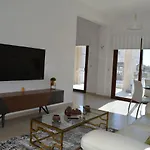 Eleona\'S Royal Gardens By Yiota - Luxury 2 Bed Apartment In Exclusive Complex