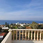 Joanna Sunset Apts Pomos