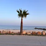 Leo Boutique Beachfront