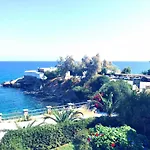 Sea & Sky Bungalows Next To Escape Beach