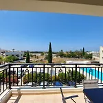 Stunning Views\' Apartment With Pool