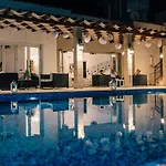 Eagles Cliff Villa