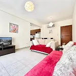 Sun Julz Apartments On The Beach