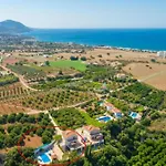 Villa Ira Finiki