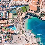 Villa Oceania - Beachfront