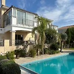 Seaview 6 Bedroom Villa With 28C Private Pool