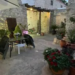 Afames House - Beautiful Traditional House