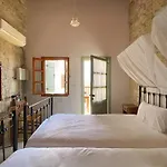 Eveleos Country House