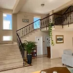 The Prince Inn Hotel & Villas