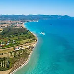 Sun Beach Villa Thio