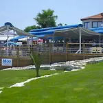 Myroandrou Beach Hotel Apartments