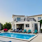 Holiday Villa With Pool And Sea View!