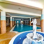 Stunning 2 Bedroom Holiday Home In 5-Star Resort