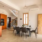 Konnos Villa 1