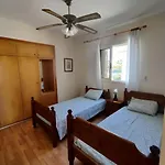 Quiet Holiday House Near The Beach