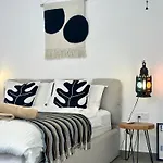 Premium Home: Bungalow-Apartment Mit Rooftop Nahe Golfclub & Spa
